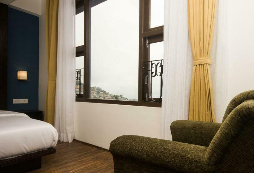 اتاق استاندارد با تخت بزرگ, Bumblebee Bed & Breakfast