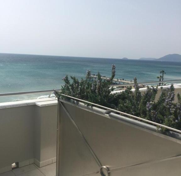 Номер Deluxe Вид на Море с Балконом, Vela D’oro