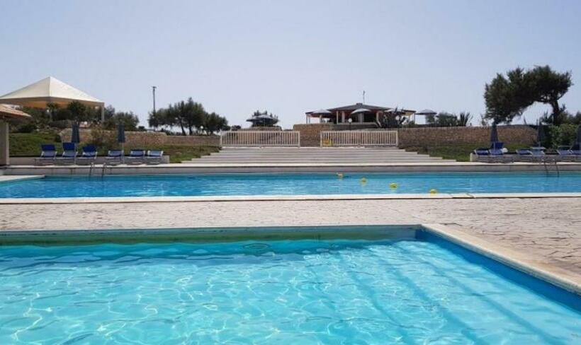 آپارتمان 2 خوابه, Kamarina Resort