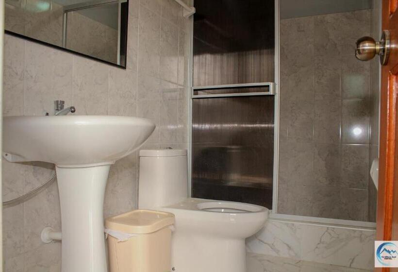 اتاق لوکس, Hostal Cordillera Azul