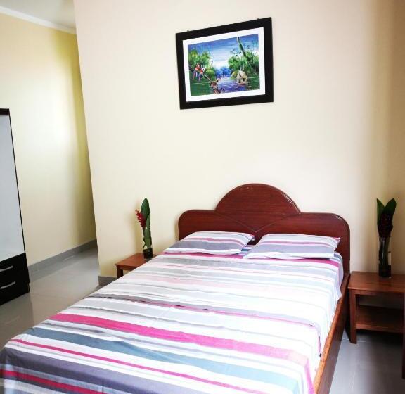 اتاق لوکس, Hostal Cordillera Azul