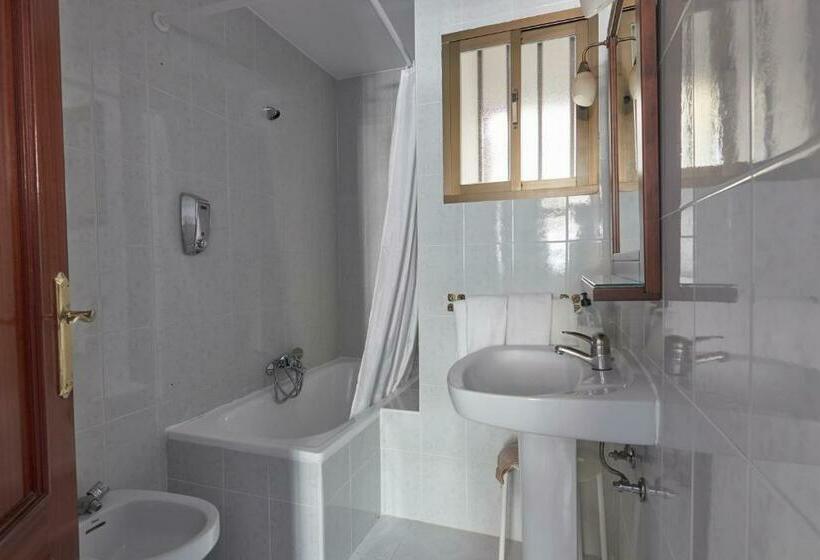 Номер Стандарт, Hostal Guerra