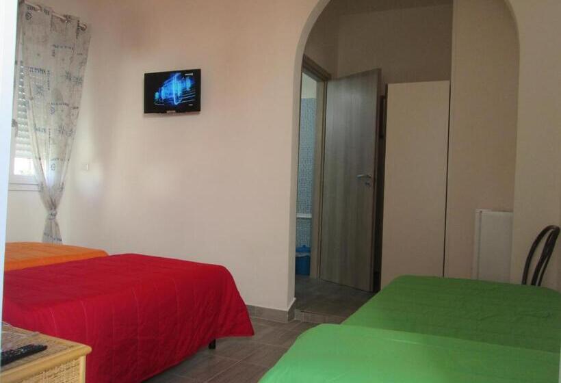 Quarto Triplo Estandar, Affittacamere Oriente
