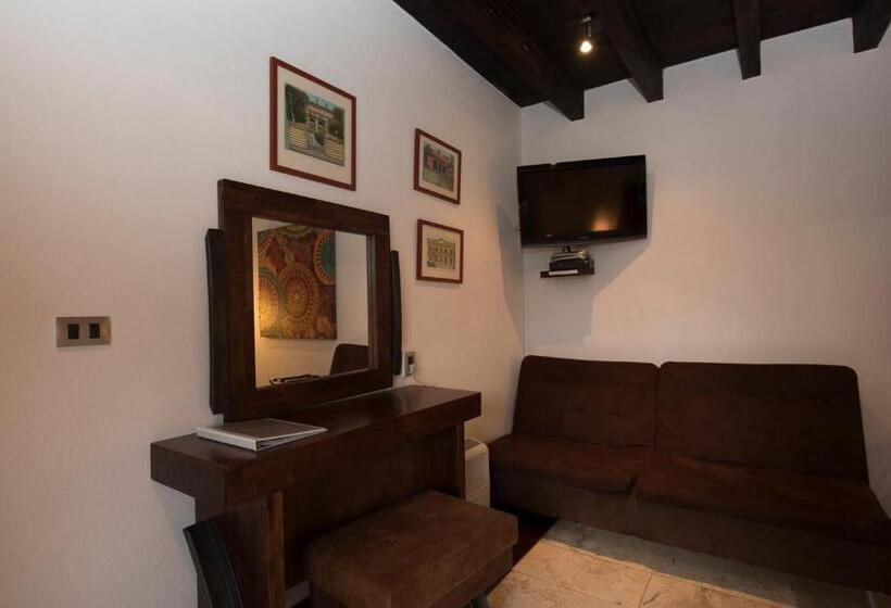 Люкс Повышенной Комфортности, Colombe Hotel Boutique