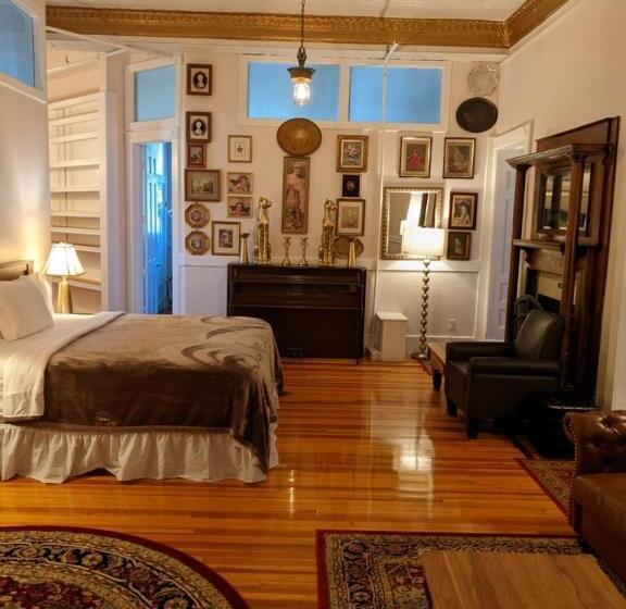 패밀리 스위트, Amsterdam Castle Ny