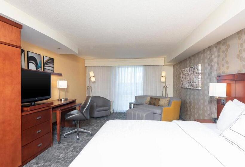 Стандартный Номер Кровать Кинг, Courtyard Milwaukee Airport
