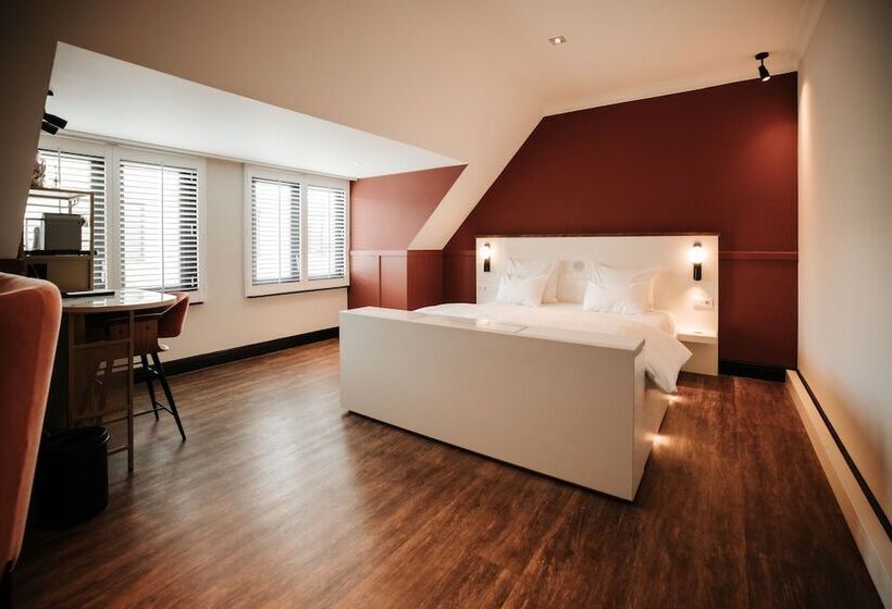 Полулюкс, & Spa Savarin   Rijswijk, The Hague
