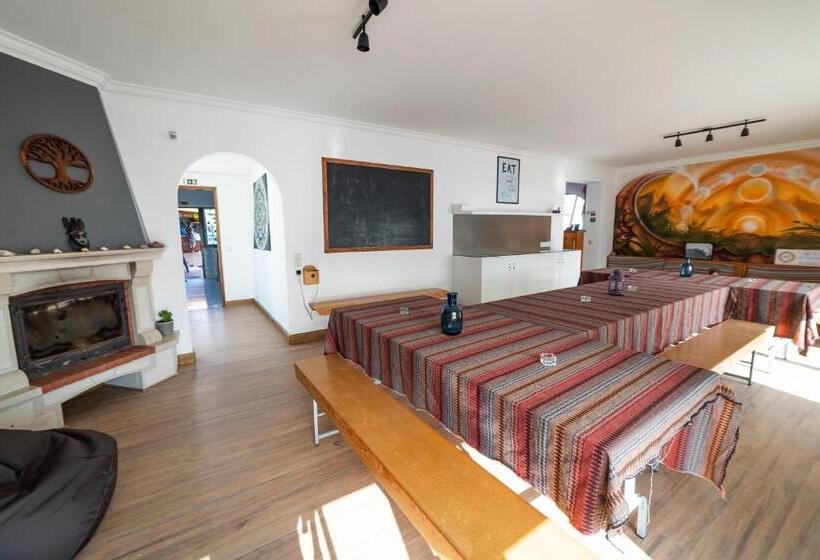 اتاق استاندارد با بالکن و چشم‌انداز دریا, Surf Yoga Ericeira Guest House