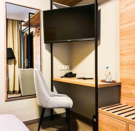 اتاق استاندارد یک نفره, Comm Hotel Poznań Airport