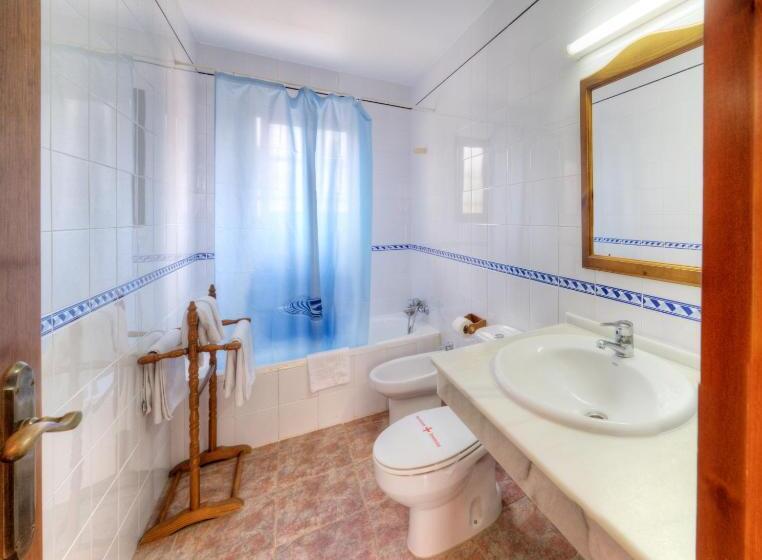 Номер Стандарт Вид на Бассейн, Hostal Alhambra