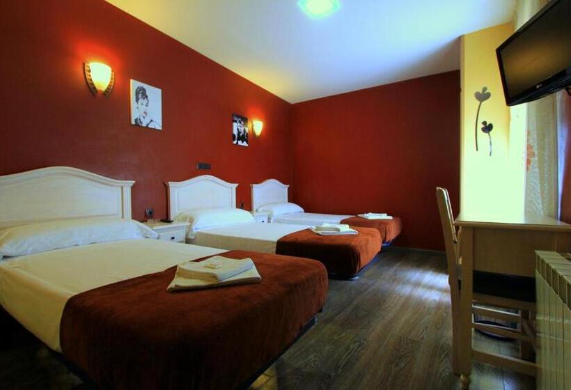 اتاق استاندارد سه نفره, Hostal Regio