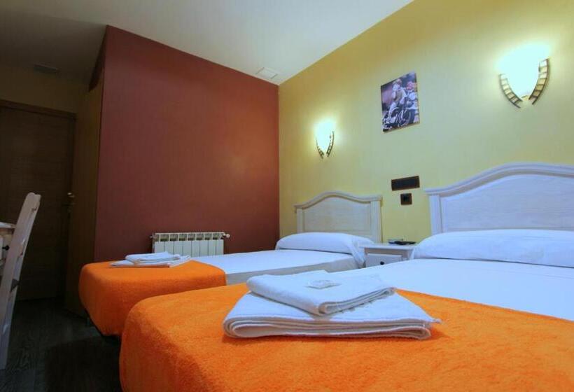 اتاق استاندارد چهار تخته, Hostal Regio