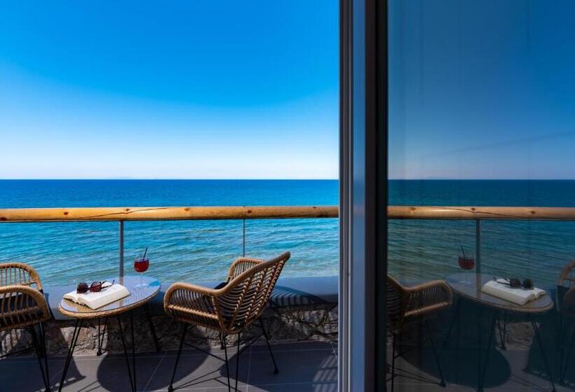 سوییت سوپریور با چشم‌انداز دریا, Neoma Luxury Suites