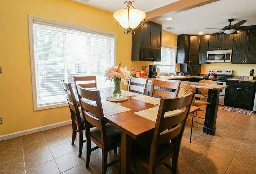 Дом 3 Спальни, Paradise Cove Lakeside Cottages
