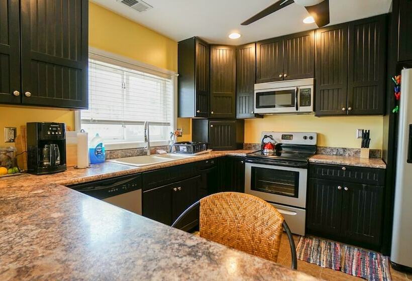 Дом 3 Спальни, Paradise Cove Lakeside Cottages