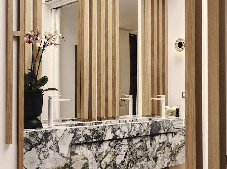 سوئیت پرزیدنت, Cresanto Luxury Suites