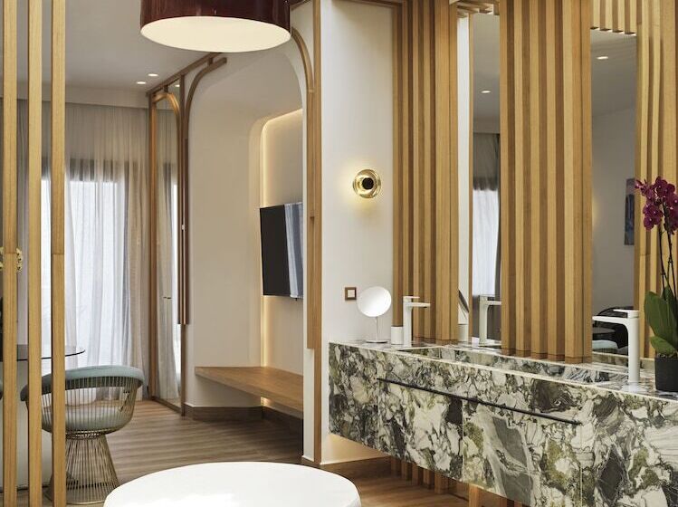 سوئیت پرزیدنت, Cresanto Luxury Suites