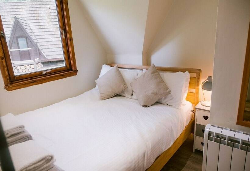 کابین, Bright Star Lodge