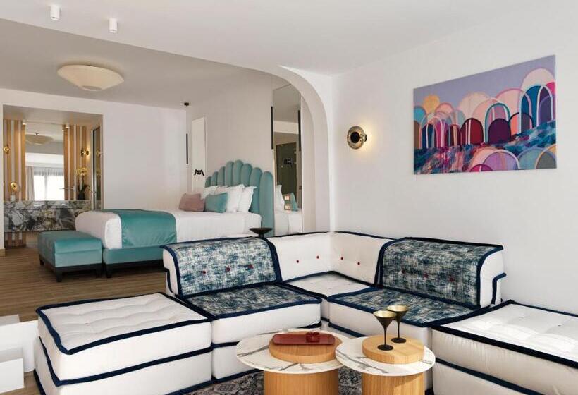 سوییت سوپریور با چشم‌انداز دریا, Cresanto Luxury Suites