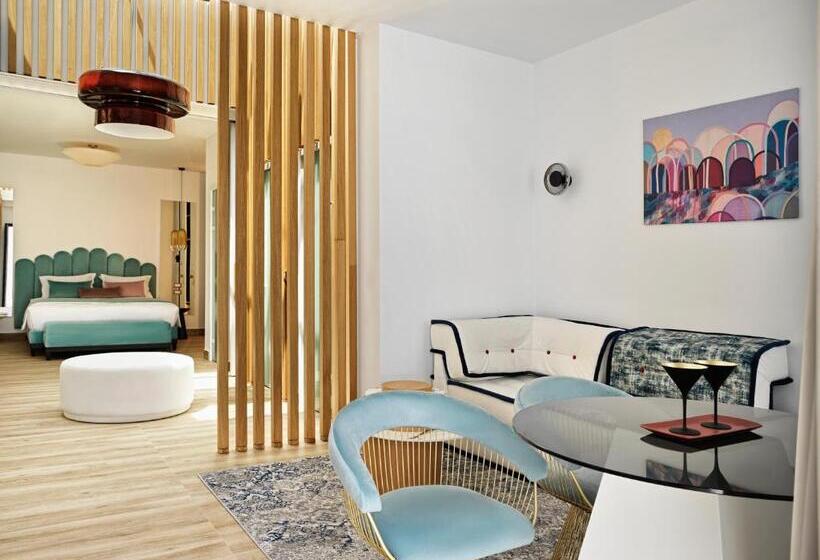 سوئیت پرزیدنت, Cresanto Luxury Suites