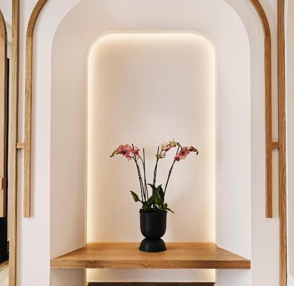 سوئیت پرزیدنت, Cresanto Luxury Suites