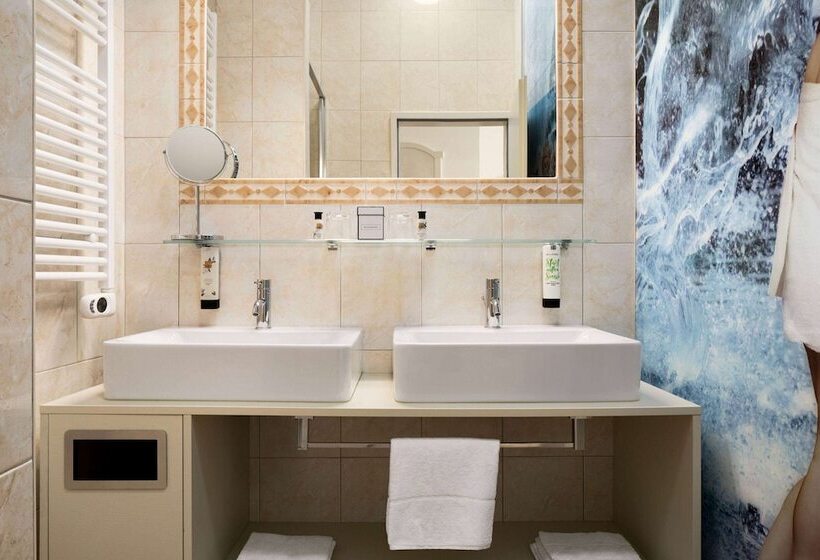 Апартаменты 1 Спальня, Amedia Plaza Wels, Trademark Collection By Wyndham