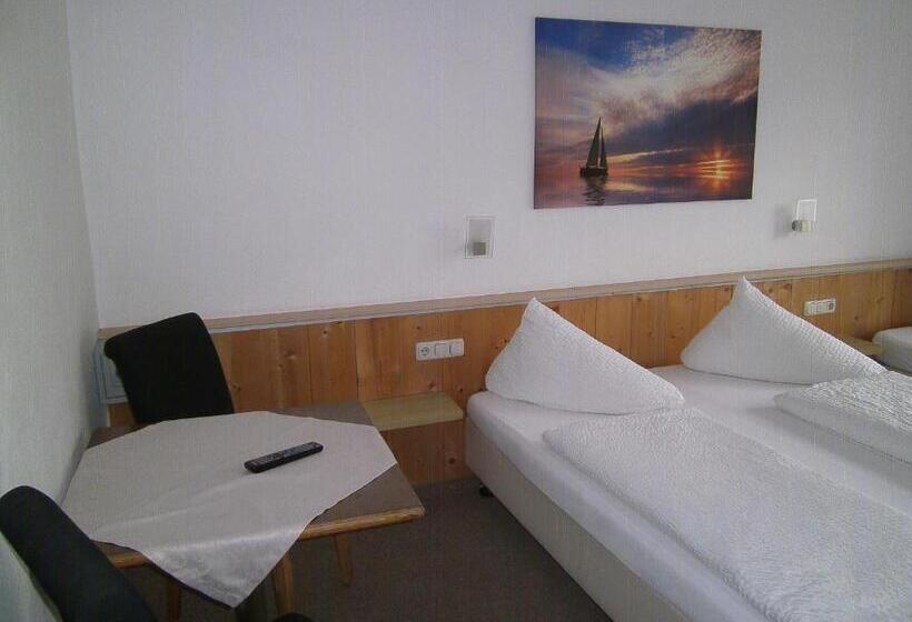 Номер Стандарт Трехместный, Gasthof Hotel Kirchenwirt