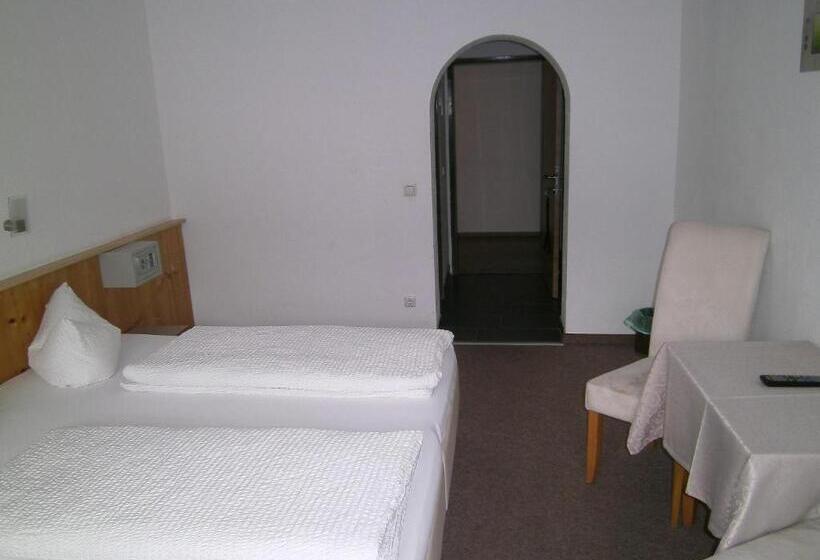 Номер Стандарт, Gasthof Hotel Kirchenwirt