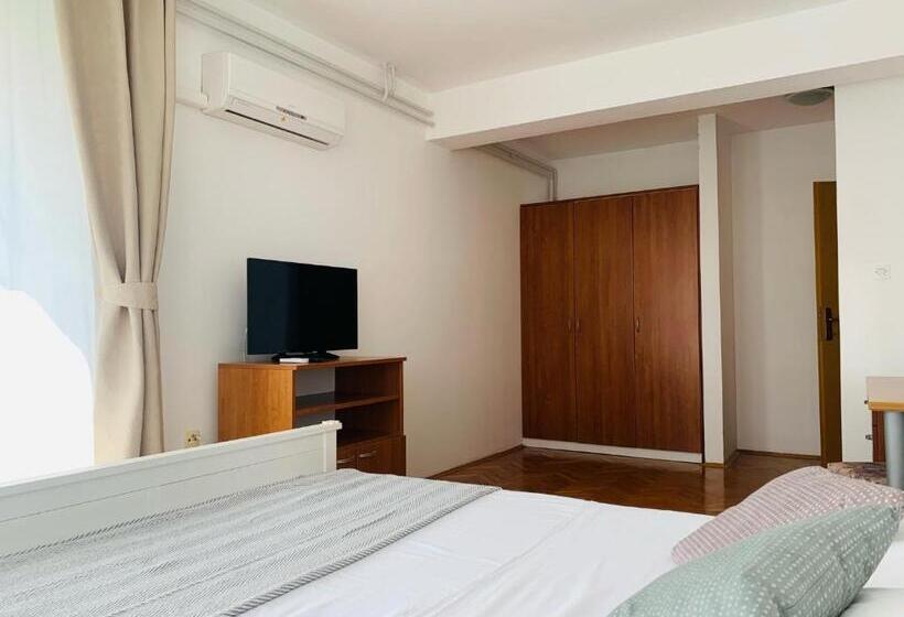 اتاق استاندارد چهار تخته, Linc Rooms & Apartments