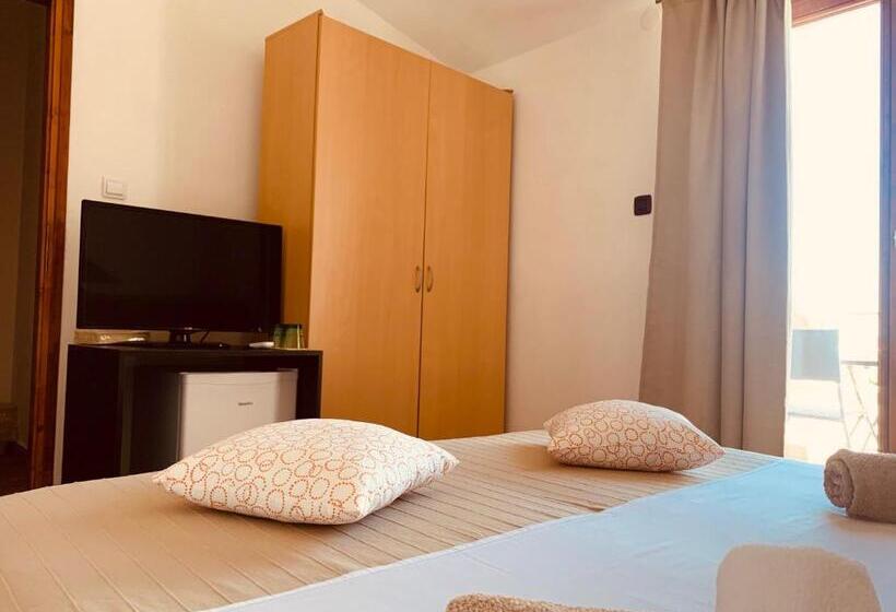 اتاق استاندارد با بالکن, Linc Rooms & Apartments