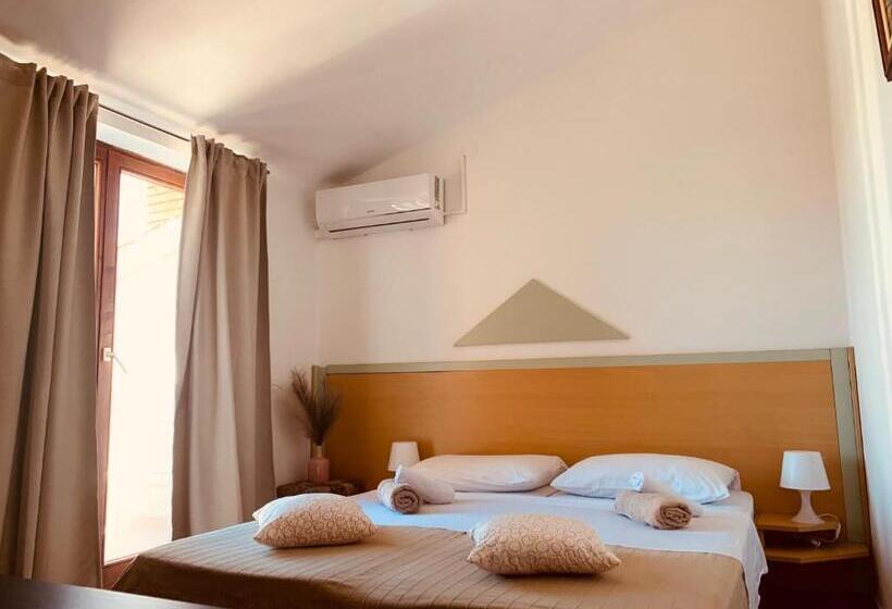 اتاق استاندارد با بالکن, Linc Rooms & Apartments