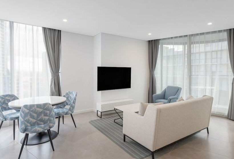 스탠다드 스튜디오, Meriton Suites Surfers Paradise
