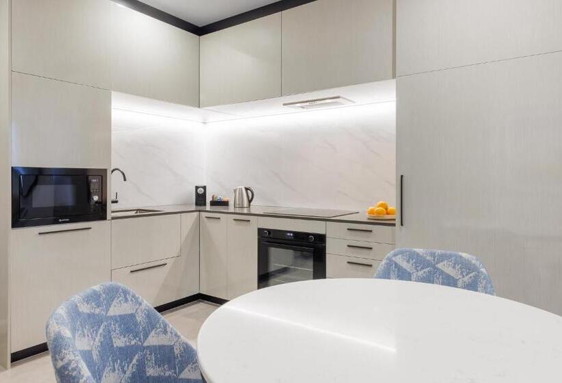 스위트, Meriton Suites Surfers Paradise