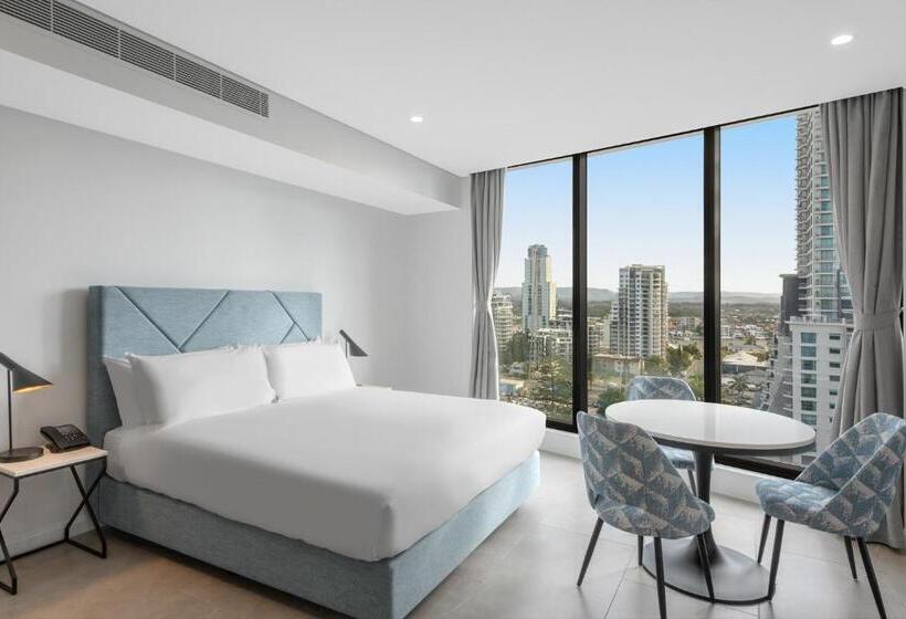 스탠다드 스튜디오, Meriton Suites Surfers Paradise