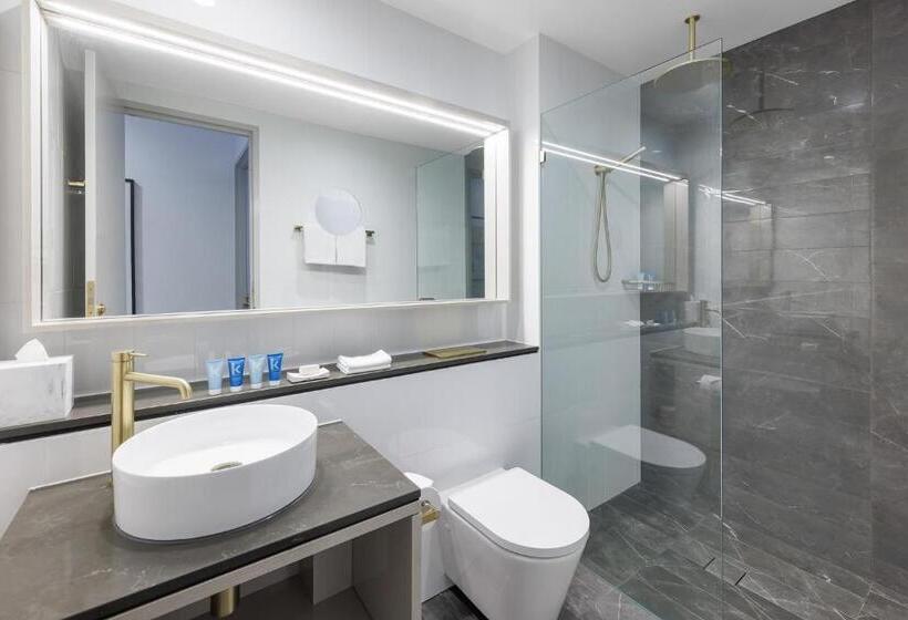 2 Bedrooms Suite Sea View, Meriton Suites Surfers Paradise