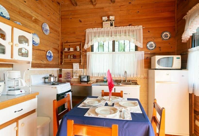 کلبه دلوکس, Casa Marcellino Lodge