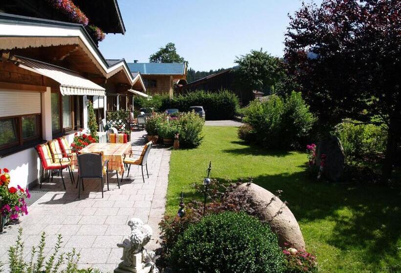 اتاق استاندارد با بالکن, Frühstückspension Tannenhof