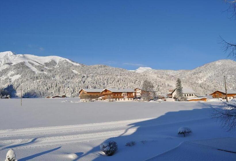Suite with lake view, Geniesserhotel Alpin Gmbh