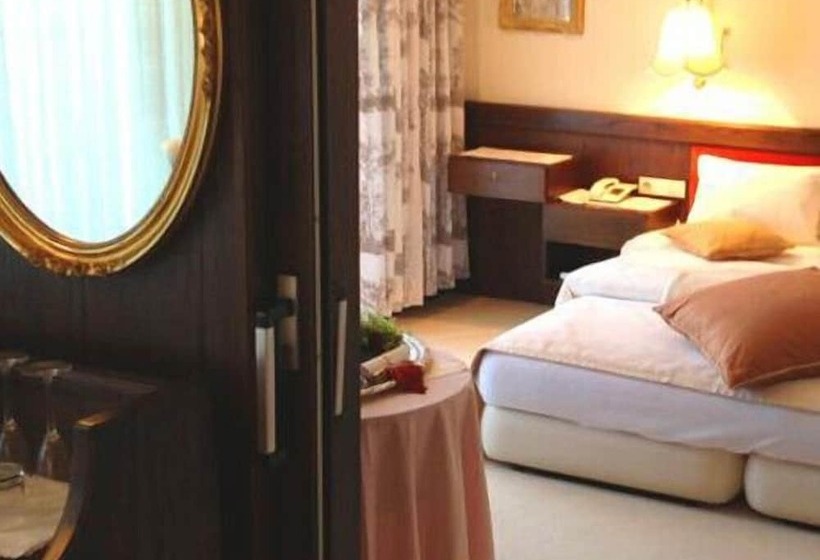 Апартаменты Комфорт 1 Спальня, Dietrichsteinerhof Apartments & Rooms