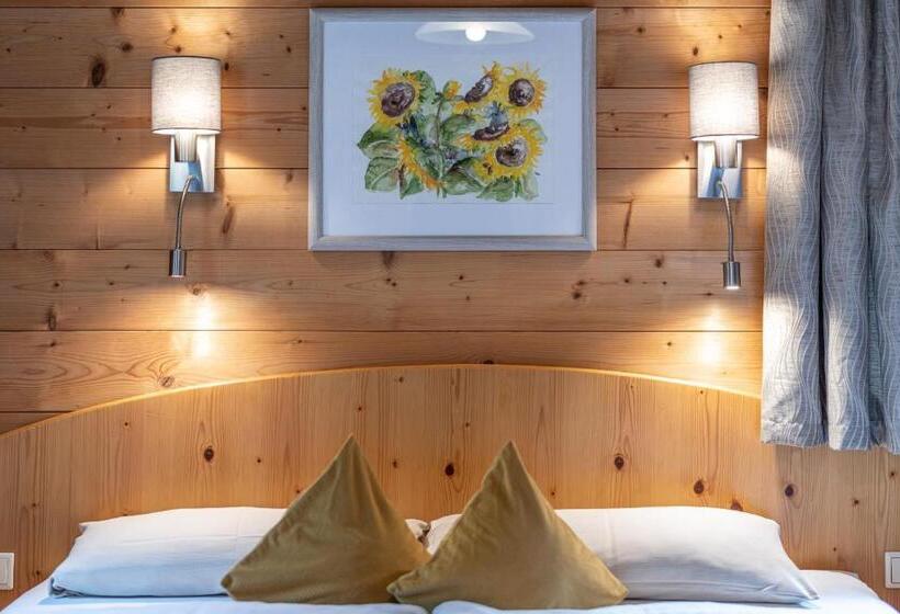 Трехместный Номер Стандарт с Балконом, Der Ortnerhof   Hotel & Reiterhof