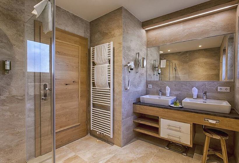 Deluxe Room Mountain View, Zum Stern   Bergbahnen Inklusive Im Sommer 2025