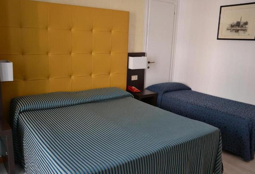 اتاق سوپریور سه تخته, Stockholm