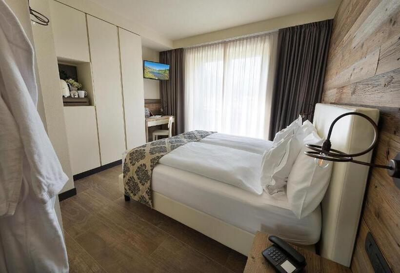 اتاق استاندارد, Sporting Family Hospitality