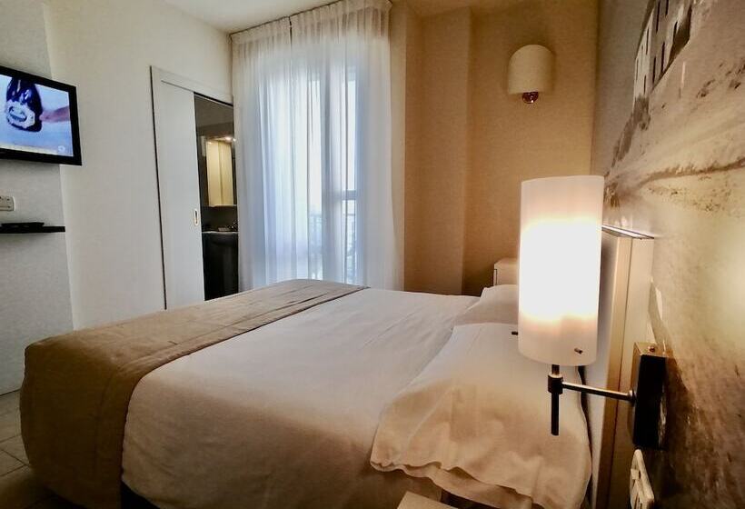 Семейный Номер, Palace Hotel Regina