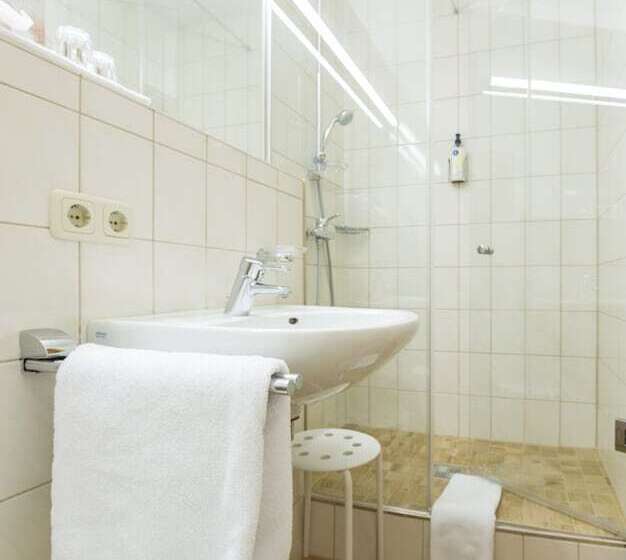 Студия Стандарт, Jagerhof Garni