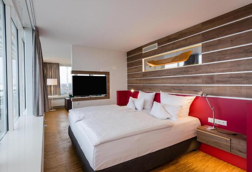 Номер Deluxe, Alte Werft