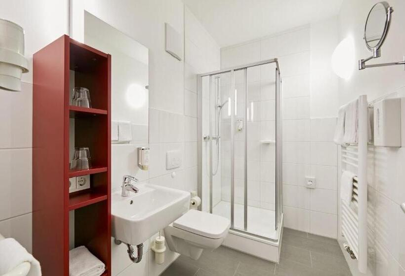 Номер Стандарт, Townhouse Dusseldorf