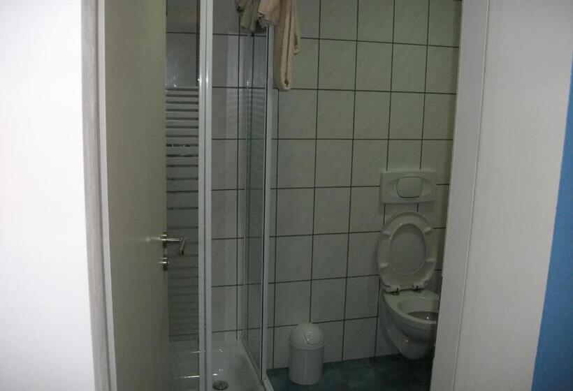Номер Стандарт, Deutsches Haus