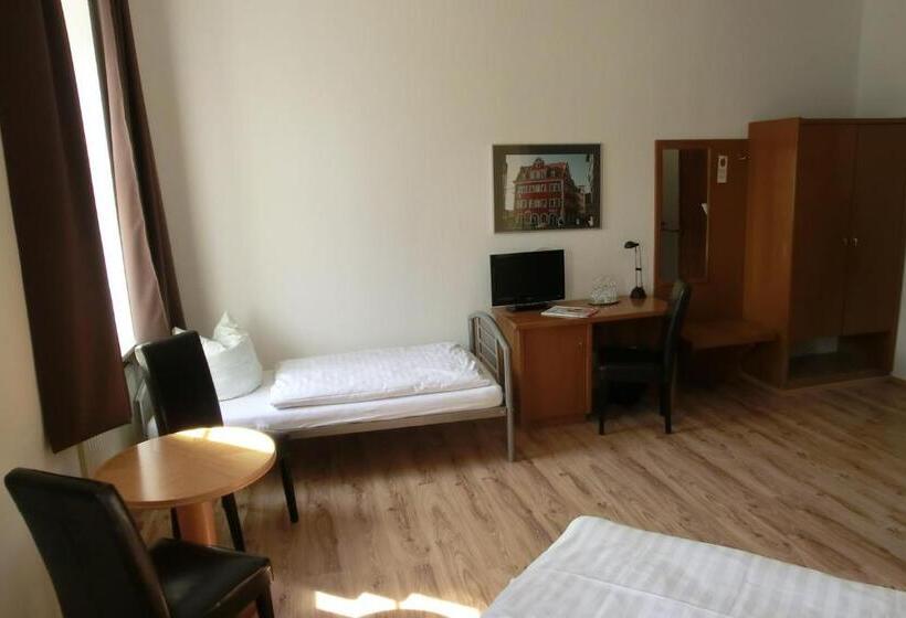 Номер Стандарт Трехместный, Schweizer Hof