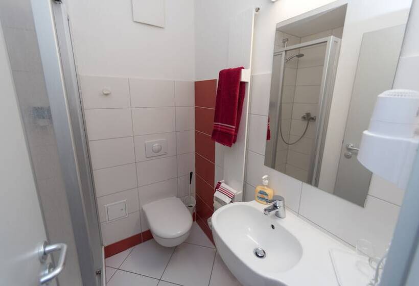 Номер Стандарт, Akademiehotel Jena